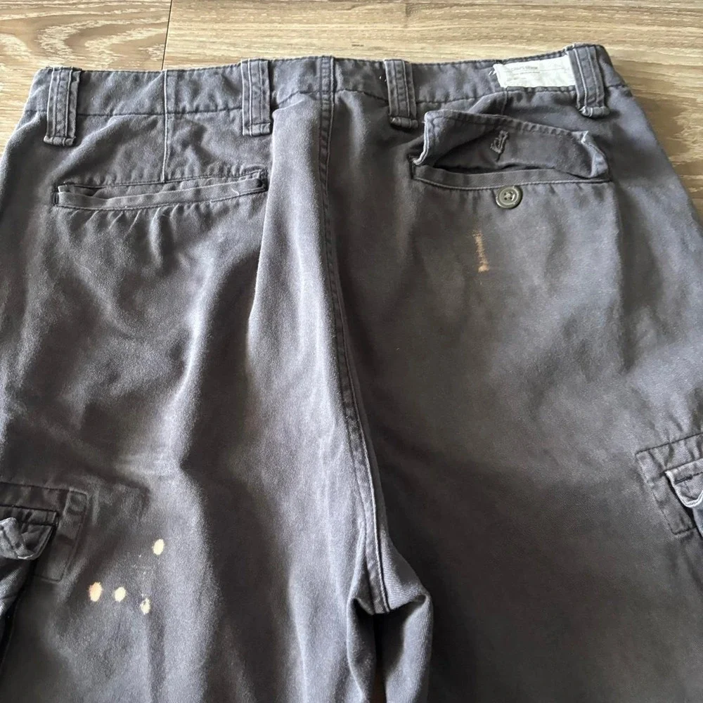 Vintage Y2K/2000s Baggy Faded Grey Skater Style Cargo Shorts! Size 34